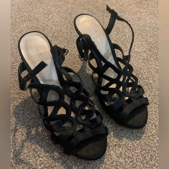 Le Chateau Black Strappy Heel 4” size 9 - Picture 2 of 4